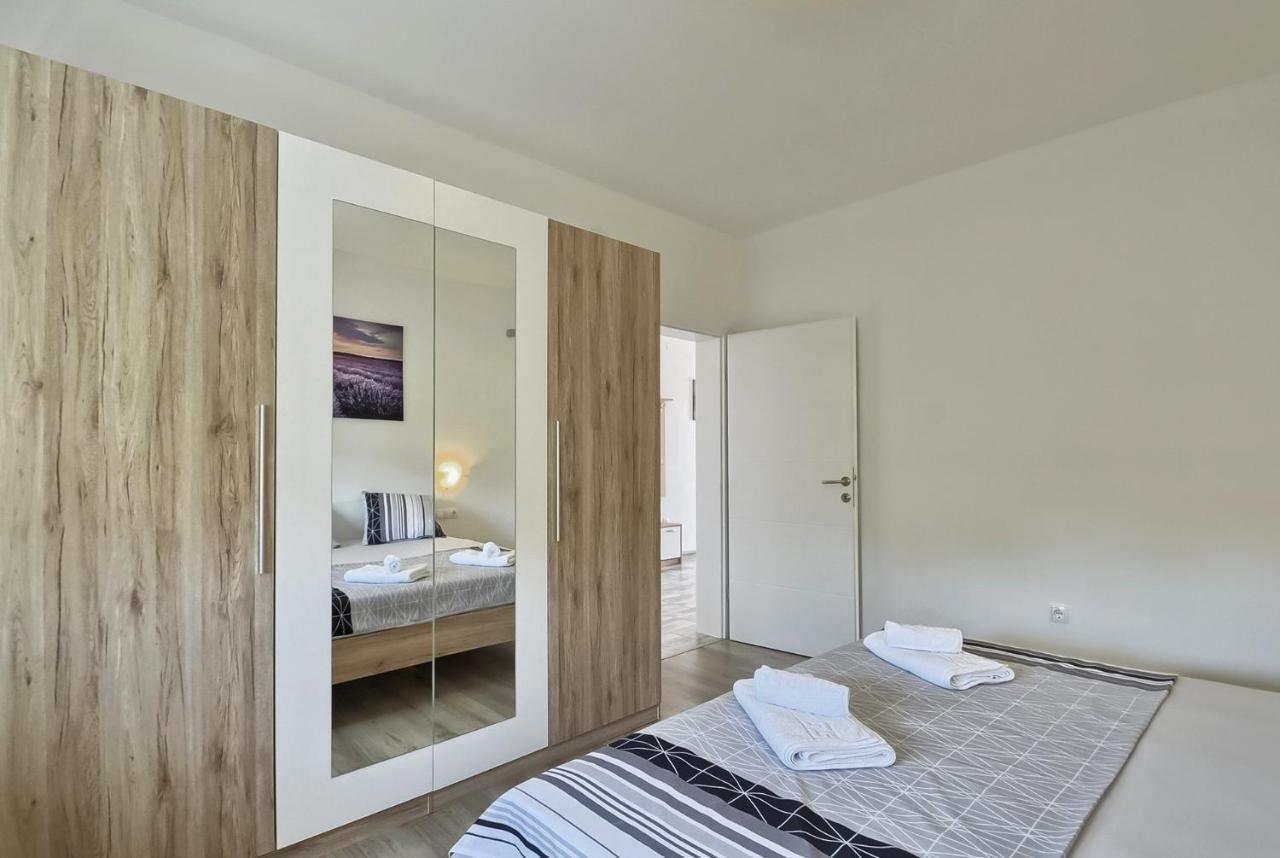 Villa Alexandria Ližnjan Εξωτερικό φωτογραφία